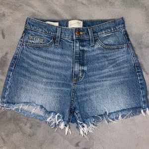 Women’s High-Rise Vintage Midi Jean Shorts Universal Thread Size: 2